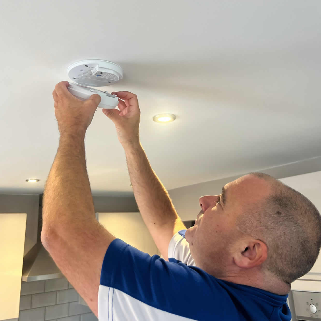 Local smoke alarm installer covering Rotherham